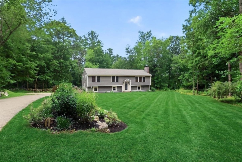 4 Pleasant St, Norwell, Massachusetts, 4 Bedrooms Bedrooms, 9 Rooms Rooms,2 BathroomsBathrooms,Residential,For Sale,Pleasant St,73551588
