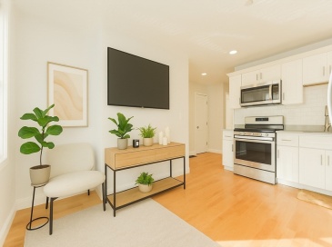 375 Dorchester St., Boston, Massachusetts, 2 Bedrooms Bedrooms, 4 Rooms Rooms,2 BathroomsBathrooms,Residential Lease,For Rent,Dorchester St.,73551605