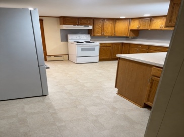 903 Prospect, Somerset, Massachusetts, 3 Bedrooms Bedrooms, 7 Rooms Rooms,1 BathroomBathrooms,Residential Lease,For Rent,Prospect,73538099