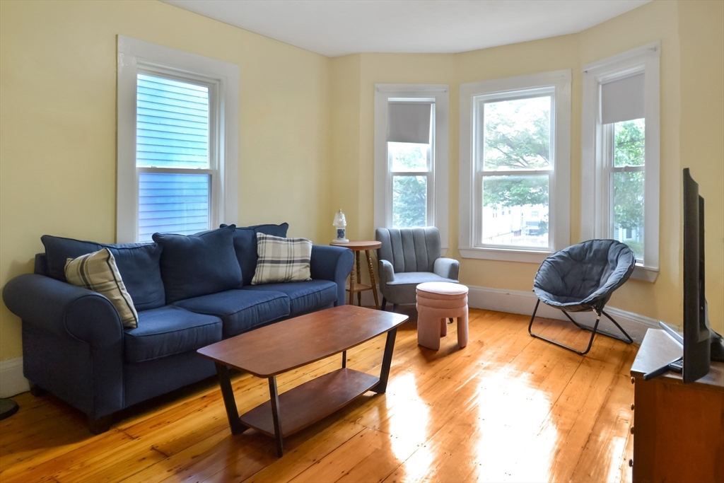3270 Washington Street, Boston, Massachusetts, 3 Bedrooms Bedrooms, 5 Rooms Rooms,1 BathroomBathrooms,Residential Lease,For Rent,Washington Street,73551456
