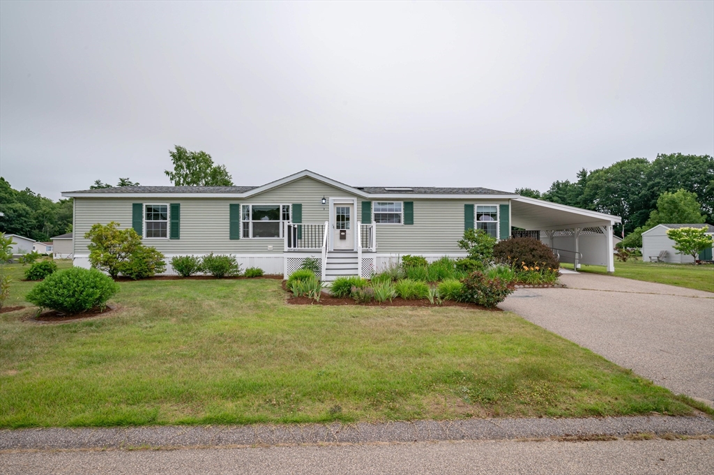3 Revolution Dr, Dover, New Hampshire, 3 Bedrooms Bedrooms, 6 Rooms Rooms,2 BathroomsBathrooms,Residential,For Sale,Revolution Dr,73551648