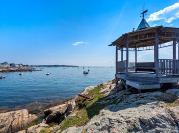 5 1/2 Rackliffe St, Gloucester, Massachusetts, 3 Bedrooms Bedrooms, 7 Rooms Rooms,3.5 BathroomsBathrooms,Residential Lease,For Rent,Rackliffe St,73551685