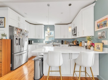 28 Baltimore Street, Lynn, Massachusetts, 2 Bedrooms Bedrooms, 5 Rooms Rooms,2.5 BathroomsBathrooms,Residential Lease,For Rent,Baltimore Street,73551709