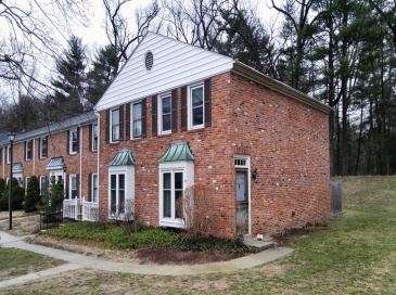 91 Yorktown Dr, Springfield, Massachusetts, 2 Bedrooms Bedrooms, 5 Rooms Rooms,1.5 BathroomsBathrooms,Residential Lease,For Rent,Yorktown Dr,73551728