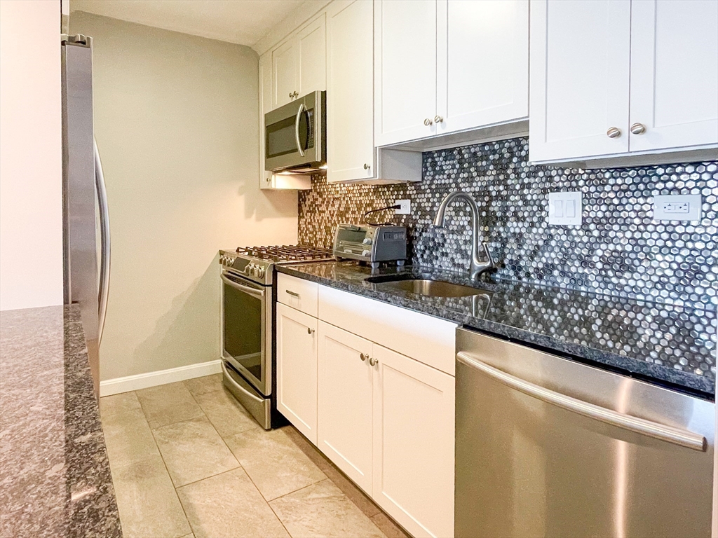 9 Hawthorne Place, Boston, Massachusetts, 1 Bedroom Bedrooms, 6 Rooms Rooms,1 BathroomBathrooms,Residential Lease,For Rent,Hawthorne Place,73551735