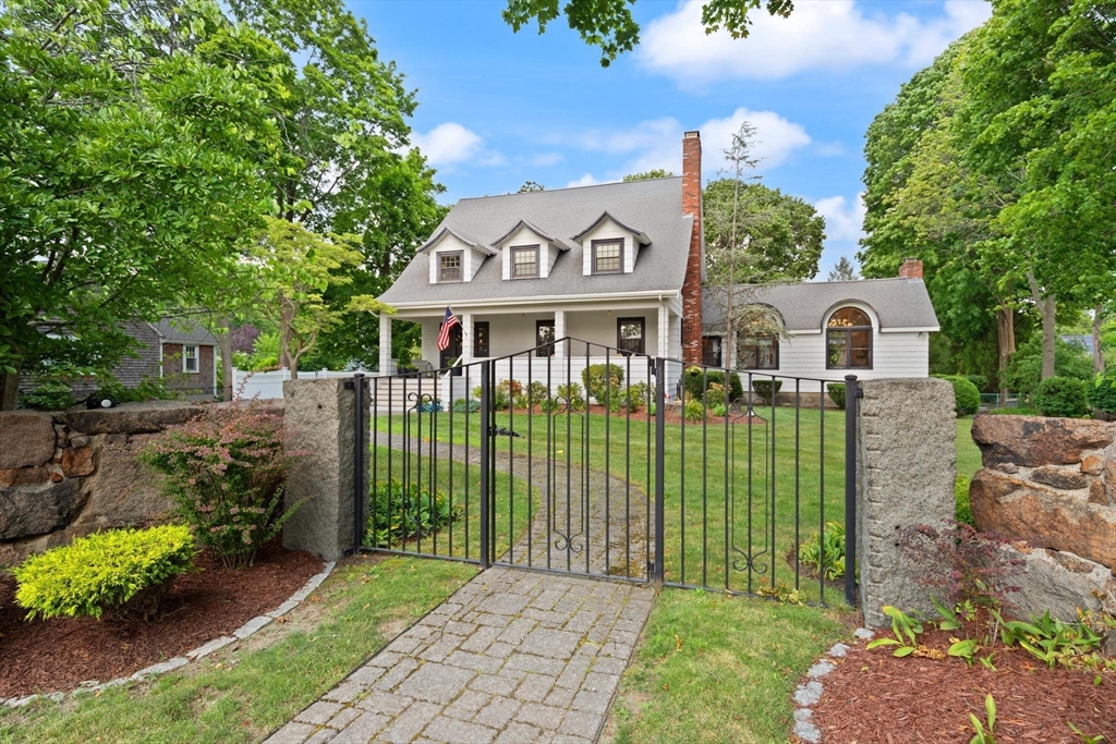 161 Cedar Street, Braintree, Massachusetts, 4 Bedrooms Bedrooms, 9 Rooms Rooms,2.5 BathroomsBathrooms,Residential,For Sale,Cedar Street,73551807