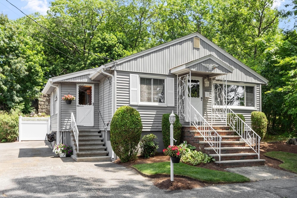 18 Quebec Ct, Lynn, Massachusetts, 3 Bedrooms Bedrooms, 7 Rooms Rooms,1 BathroomBathrooms,Residential,For Sale,Quebec Ct,73551584