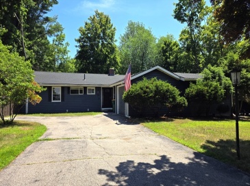 19 Avon Rd, Norwood, Massachusetts, 4 Bedrooms Bedrooms, 7 Rooms Rooms,3 BathroomsBathrooms,Residential,For Sale,Avon Rd,73551455