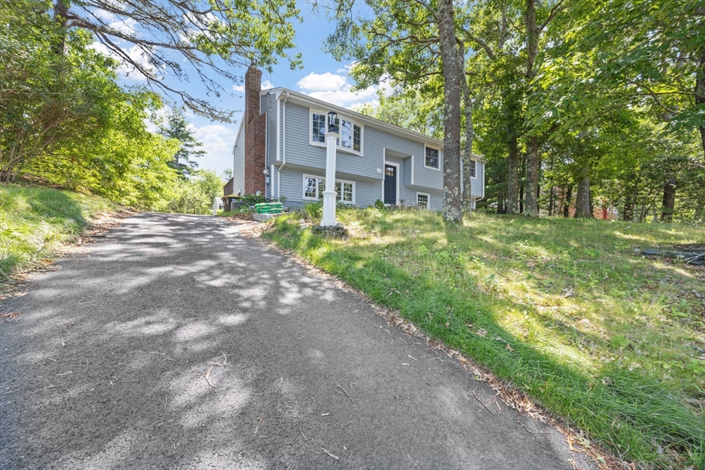 16 Pequot Ter, Plymouth, Massachusetts, 3 Bedrooms Bedrooms, 6 Rooms Rooms,1 BathroomBathrooms,Residential,For Sale,Pequot Ter,73551476