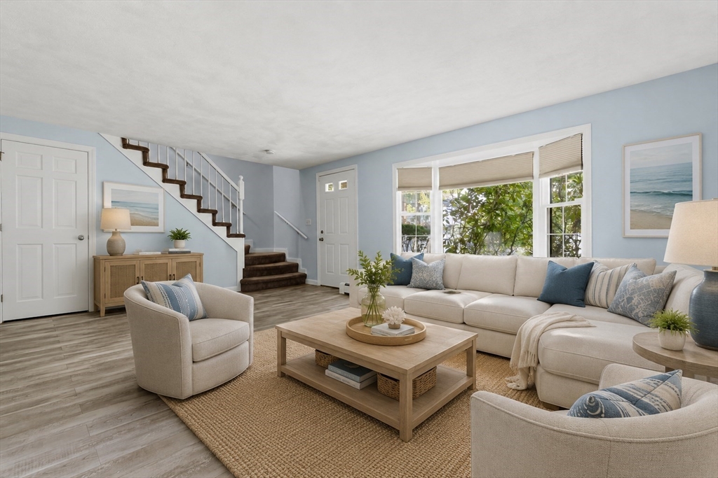 2 Anderson Way, Malden, Massachusetts, 2 Bedrooms Bedrooms, 5 Rooms Rooms,1.5 BathroomsBathrooms,Residential,For Sale,Anderson Way,73551495