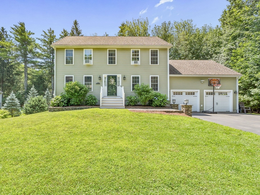 471 Mount Elam Road, Fitchburg, Massachusetts, 3 Bedrooms Bedrooms, 8 Rooms Rooms,2.5 BathroomsBathrooms,Residential,For Sale,Mount Elam Road,73551769