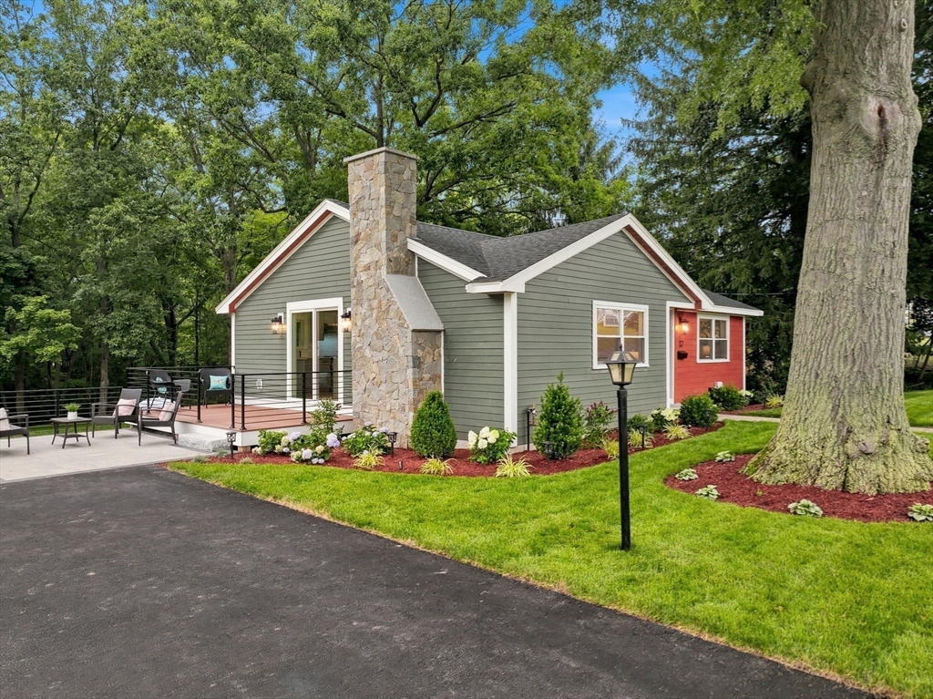 12 Burley Farm Rd, Danvers, Massachusetts, 3 Bedrooms Bedrooms, 8 Rooms Rooms,2 BathroomsBathrooms,Residential,For Sale,Burley Farm Rd,73551352