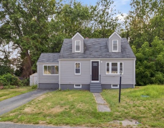 3 Hendricks St, Avon, Massachusetts, 3 Bedrooms Bedrooms, 10 Rooms Rooms,2 BathroomsBathrooms,Residential,For Sale,Hendricks St,73551497