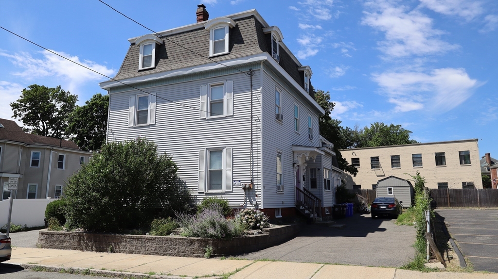 13-15 Albion Street, Malden, Massachusetts, 8 Bedrooms Bedrooms, 16 Rooms Rooms,2 BathroomsBathrooms,Residential Income,For Sale,Albion Street,73551770