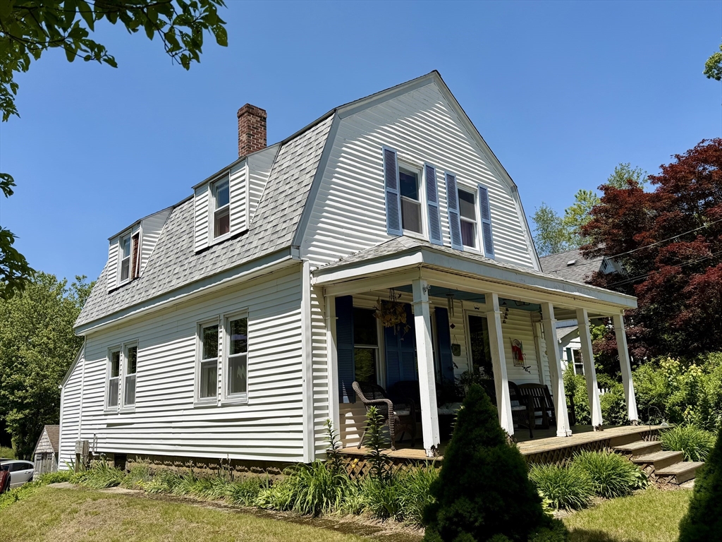217 Middleboro Road, Freetown, Massachusetts, 5 Bedrooms Bedrooms, 14 Rooms Rooms,3 BathroomsBathrooms,Residential Income,For Sale,Middleboro Road,73551631