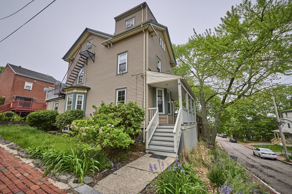 41 Highland Park Ave, Boston, Massachusetts, 3 Bedrooms Bedrooms, 6 Rooms Rooms,2 BathroomsBathrooms,Residential Lease,For Rent,Highland Park Ave,73520998