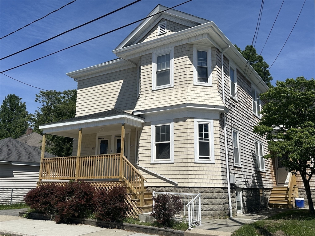 435 Stetson St, Fall River, Massachusetts, 7 Bedrooms Bedrooms, 17 Rooms Rooms,3 BathroomsBathrooms,Residential Income,For Sale,Stetson St,73551826