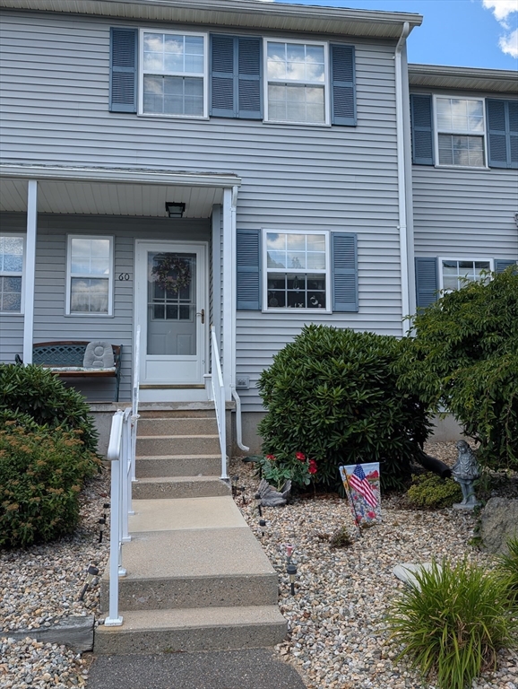 60 Waters Edge Dr, Ludlow, Massachusetts, 2 Bedrooms Bedrooms, 4 Rooms Rooms,1.5 BathroomsBathrooms,Residential,For Sale,Waters Edge Dr,73551833