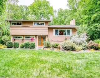 18 Winchester Dr, Lexington, Massachusetts, 4 Bedrooms Bedrooms, 9 Rooms Rooms,3 BathroomsBathrooms,Residential Lease,For Rent,Winchester Dr,73551873