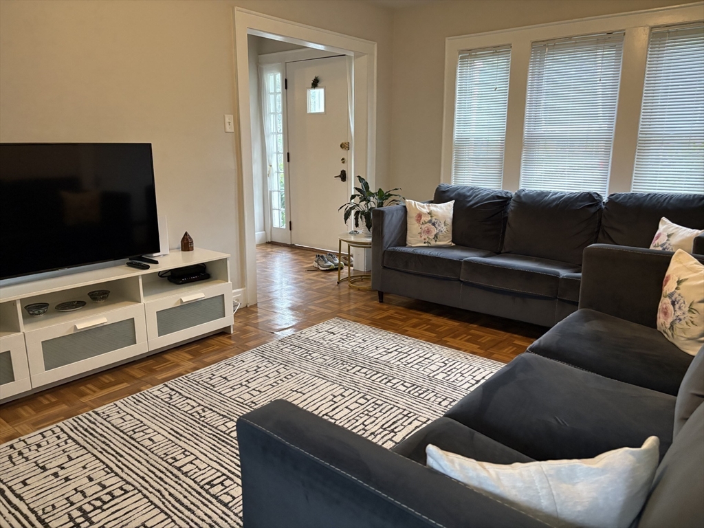 1018 Boylston Street, Newton, Massachusetts, 3 Bedrooms Bedrooms, 7 Rooms Rooms,1 BathroomBathrooms,Residential Lease,For Rent,Boylston Street,73551892