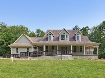 38 Orchard, Blackstone, Massachusetts, 4 Bedrooms Bedrooms, 11 Rooms Rooms,2.5 BathroomsBathrooms,Residential,For Sale,Orchard,73551908