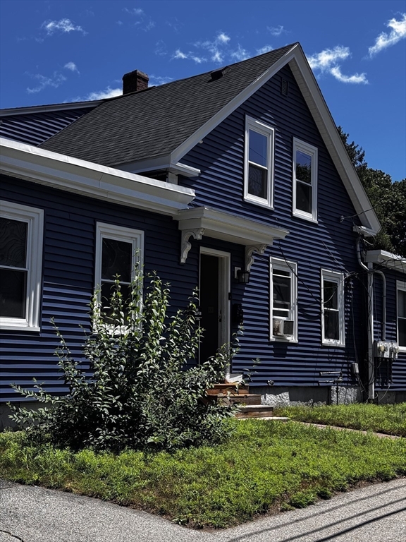 9 Pelham Ave, Methuen, Massachusetts, 3 Bedrooms Bedrooms, 6 Rooms Rooms,2 BathroomsBathrooms,Residential Lease,For Rent,Pelham Ave,73551909