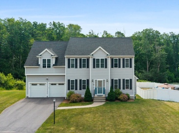 103 Mceachron Dr, Stoughton, Massachusetts, 4 Bedrooms Bedrooms, 8 Rooms Rooms,2.5 BathroomsBathrooms,Residential,For Sale,Mceachron Dr,73551938