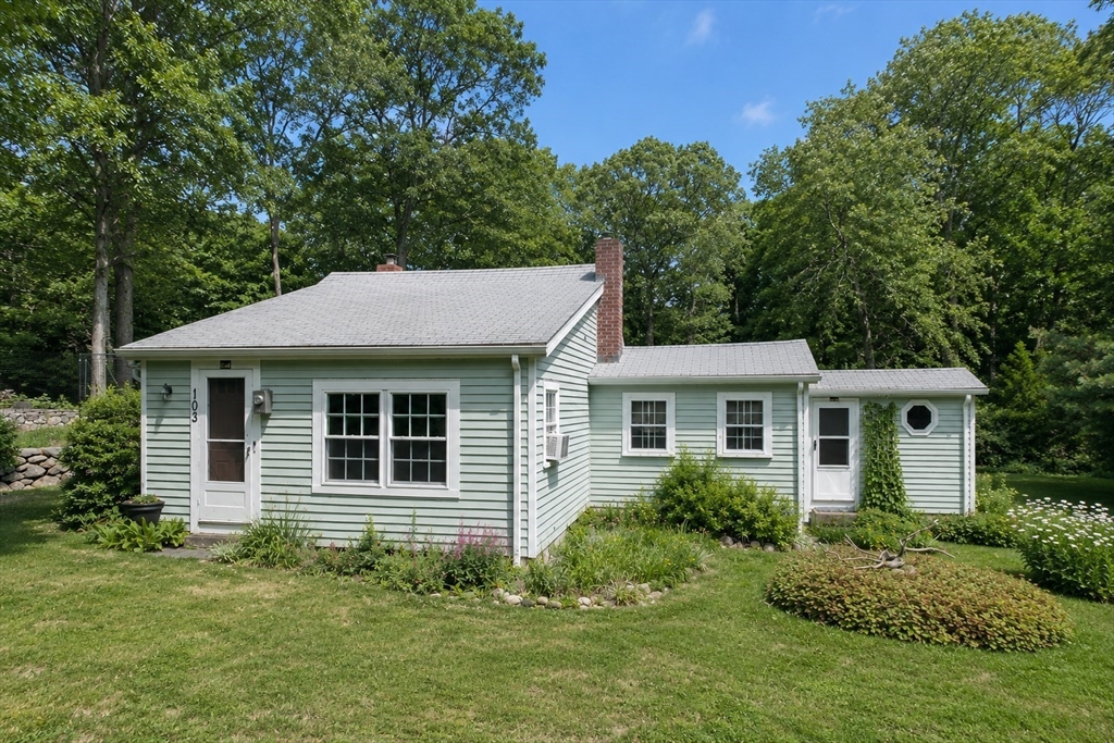 103 Rock Odundee Rd, Dartmouth, Massachusetts, 1 Bedroom Bedrooms, 4 Rooms Rooms,1.5 BathroomsBathrooms,Residential,For Sale,Rock Odundee Rd,73551952