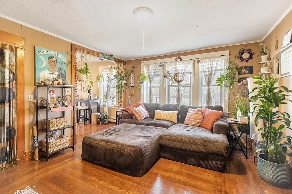 22 5th Avenue, Taunton, Massachusetts, 1 Bedroom Bedrooms, 3 Rooms Rooms,1 BathroomBathrooms,Residential Lease,For Rent,5th Avenue,73551969