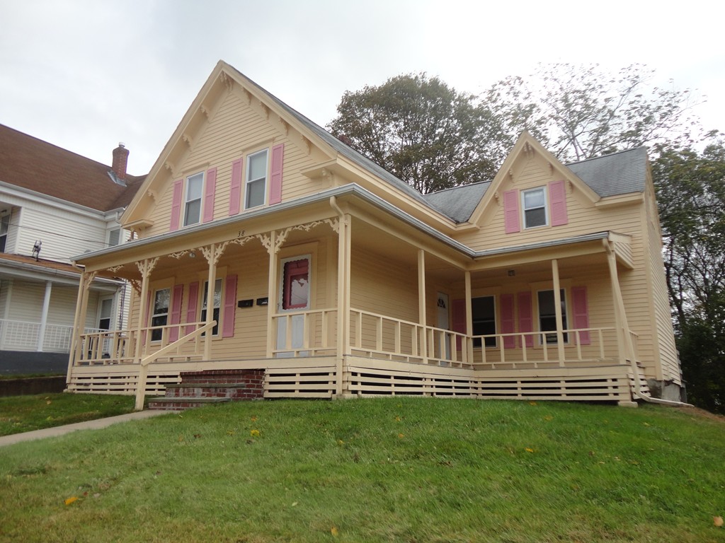 38 Winter St, Franklin, Massachusetts, 2 Bedrooms Bedrooms, 4 Rooms Rooms,1 BathroomBathrooms,Residential Lease,For Rent,Winter St,73551970