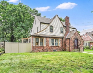 33 Olmsted Dr, Springfield, Massachusetts, 3 Bedrooms Bedrooms, 7 Rooms Rooms,1.5 BathroomsBathrooms,Residential,For Sale,Olmsted Dr,73542009