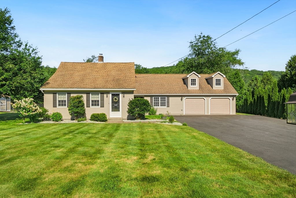129 Upper Hampden Rd, Monson, Massachusetts, 3 Bedrooms Bedrooms, 5 Rooms Rooms,2 BathroomsBathrooms,Residential,For Sale,Upper Hampden Rd,73551976