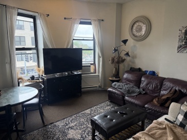 483 East Broadway, Boston, Massachusetts, 2 Bedrooms Bedrooms, 4 Rooms Rooms,1 BathroomBathrooms,Residential Lease,For Rent,East Broadway,73551987