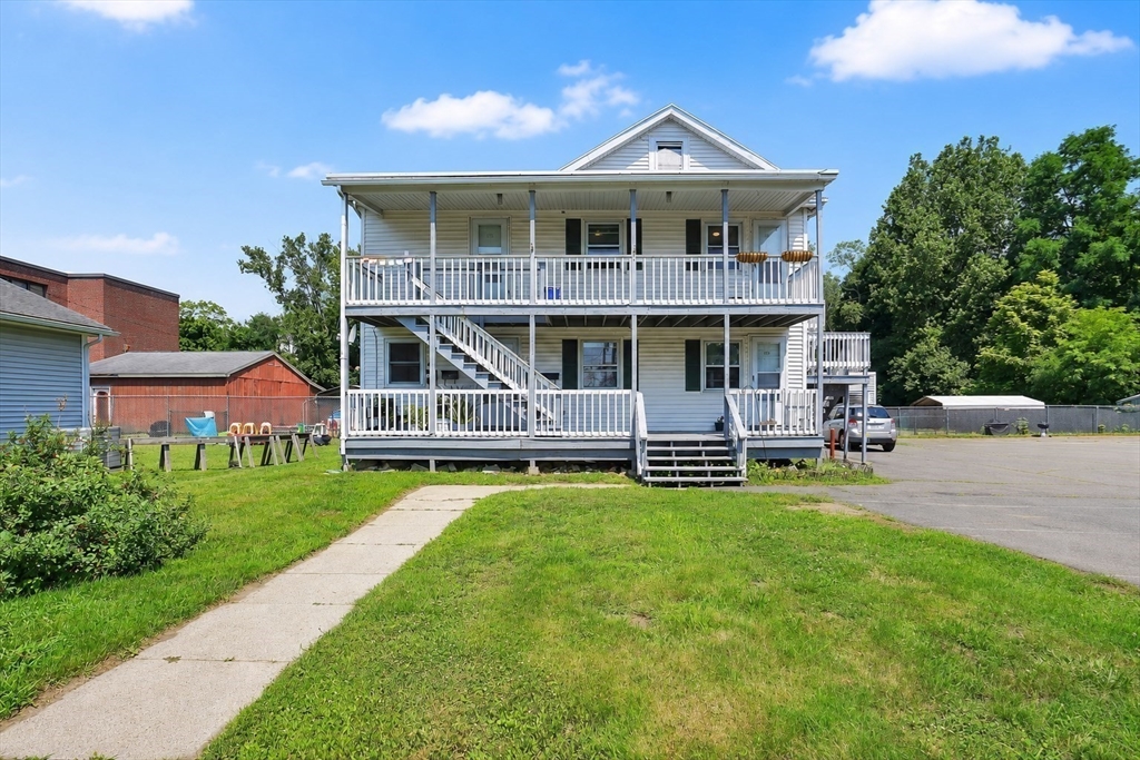 45-47 Pleasant St, Easthampton, Massachusetts, 4 Bedrooms Bedrooms, 12 Rooms Rooms,4 BathroomsBathrooms,Residential Income,For Sale,Pleasant St,73552045