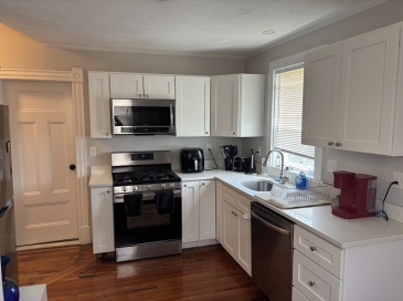 1122 Adams Street, Boston, Massachusetts, 3 Bedrooms Bedrooms, 6 Rooms Rooms,1 BathroomBathrooms,Residential Lease,For Rent,Adams Street,73552017