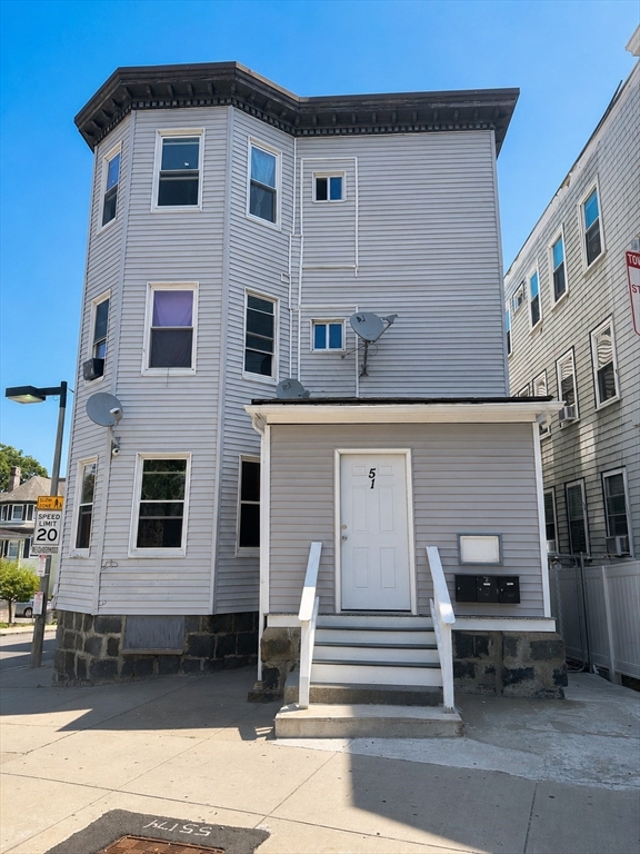 51 Bowdoin St, Boston, Massachusetts, 12 Bedrooms Bedrooms, 18 Rooms Rooms,3 BathroomsBathrooms,Residential Income,For Sale,Bowdoin St,73552021