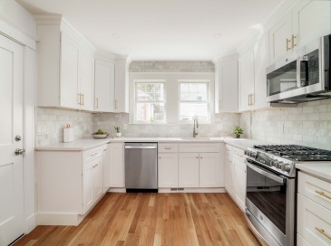 652 Belmont Street, Watertown, Massachusetts, 3 Bedrooms Bedrooms, 6 Rooms Rooms,2 BathroomsBathrooms,Residential,For Sale,Belmont Street,73494956