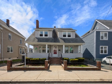 53-55 Winthrop St, Everett, Massachusetts, 4 Bedrooms Bedrooms, 12 Rooms Rooms,2 BathroomsBathrooms,Residential Income,For Sale,Winthrop St,73520986