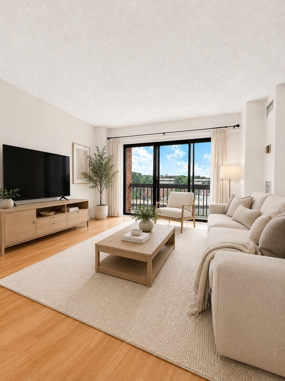 15 North Beacon St, Boston, Massachusetts, 1 Bedroom Bedrooms, 2 Rooms Rooms,1 BathroomBathrooms,Residential Lease,For Rent,North Beacon St,73545095