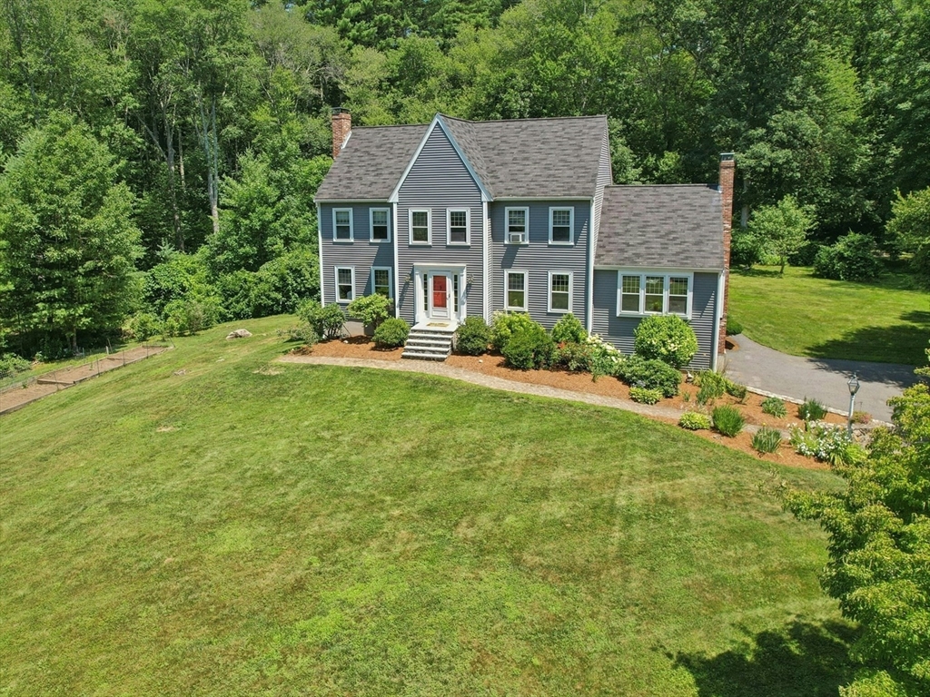 10 Sadler Road, Upton, Massachusetts, 4 Bedrooms Bedrooms, 9 Rooms Rooms,2.5 BathroomsBathrooms,Residential,For Sale,Sadler Road,73551967