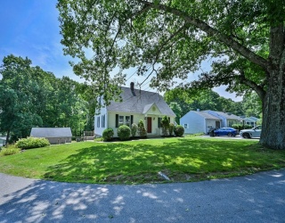 51 New Boston Rd, Dudley, Massachusetts, 5 Bedrooms Bedrooms, 9 Rooms Rooms,2 BathroomsBathrooms,Residential Income,For Sale,New Boston Rd,73552056
