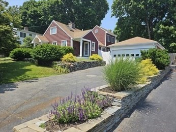 60 Irving St, Medford, Massachusetts, 3 Bedrooms Bedrooms, 8 Rooms Rooms,2 BathroomsBathrooms,Residential Lease,For Rent,Irving St,73552080