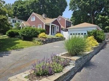60 Irving St, Medford, Massachusetts, 3 Bedrooms Bedrooms, 8 Rooms Rooms,2 BathroomsBathrooms,Residential Lease,For Rent,Irving St,73552080