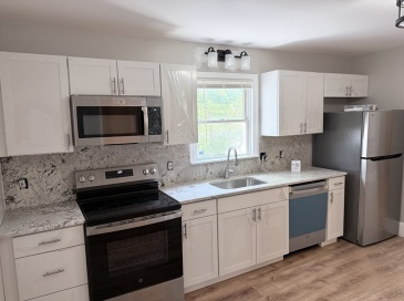 16 Concord, Lynn, Massachusetts, 2 Bedrooms Bedrooms, 5 Rooms Rooms,1 BathroomBathrooms,Residential Lease,For Rent,Concord,73552086