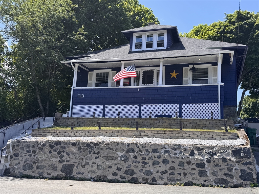 7 Boynton St, Lynn, Massachusetts, 3 Bedrooms Bedrooms, 7 Rooms Rooms,2 BathroomsBathrooms,Residential,For Sale,Boynton St,73552092