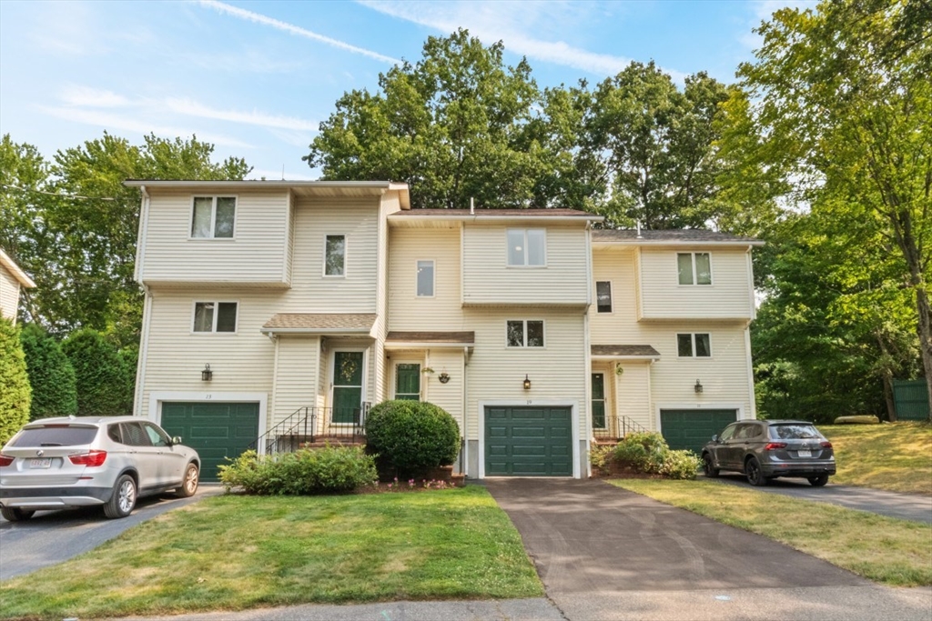 19 Old Diamond, Walpole, Massachusetts, 3 Bedrooms Bedrooms, 10 Rooms Rooms,1.5 BathroomsBathrooms,Residential,For Sale,Old Diamond,73552107