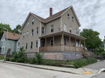 128 Austin St, Worcester, Massachusetts, 9 Bedrooms Bedrooms, 17 Rooms Rooms,3 BathroomsBathrooms,Residential Income,For Sale,Austin St,73552130