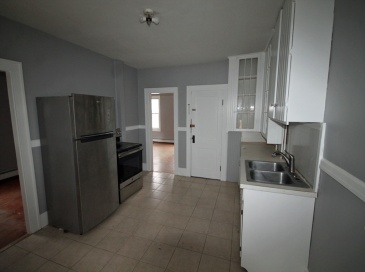 21-23 Maple Ave, Ware, Massachusetts, 2 Bedrooms Bedrooms, 4 Rooms Rooms,1 BathroomBathrooms,Residential Lease,For Rent,Maple Ave,73552159