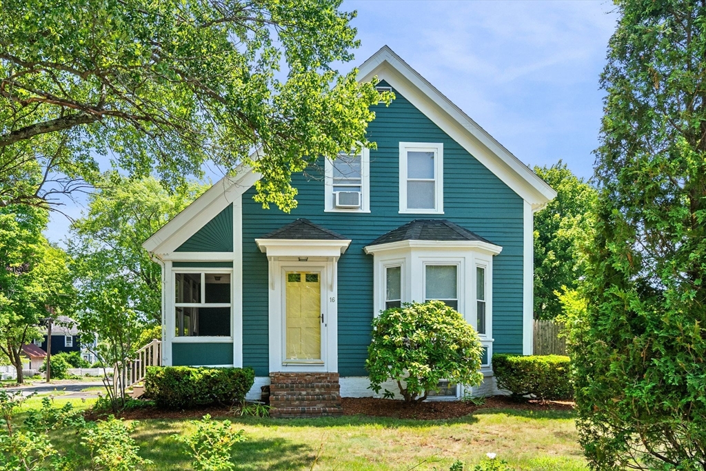 16 Budleigh Avenue, Beverly, Massachusetts, 2 Bedrooms Bedrooms, 7 Rooms Rooms,1.5 BathroomsBathrooms,Residential,For Sale,Budleigh Avenue,73552180