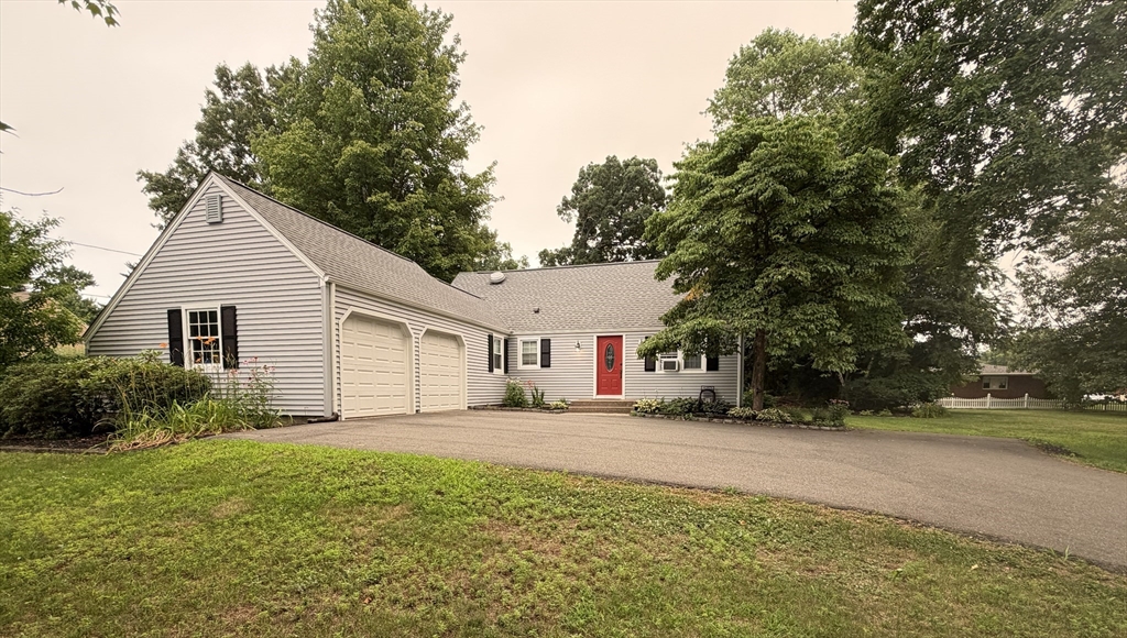 36 Ingersoll Dr, Westfield, Massachusetts, 3 Bedrooms Bedrooms, 6 Rooms Rooms,2 BathroomsBathrooms,Residential,For Sale,Ingersoll Dr,73552206